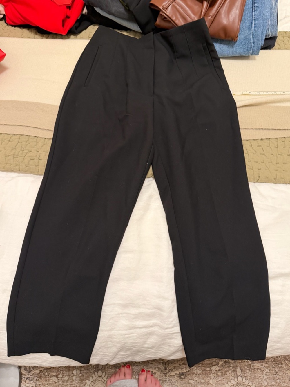 Zara High-Rise Straight-Leg Trousers black